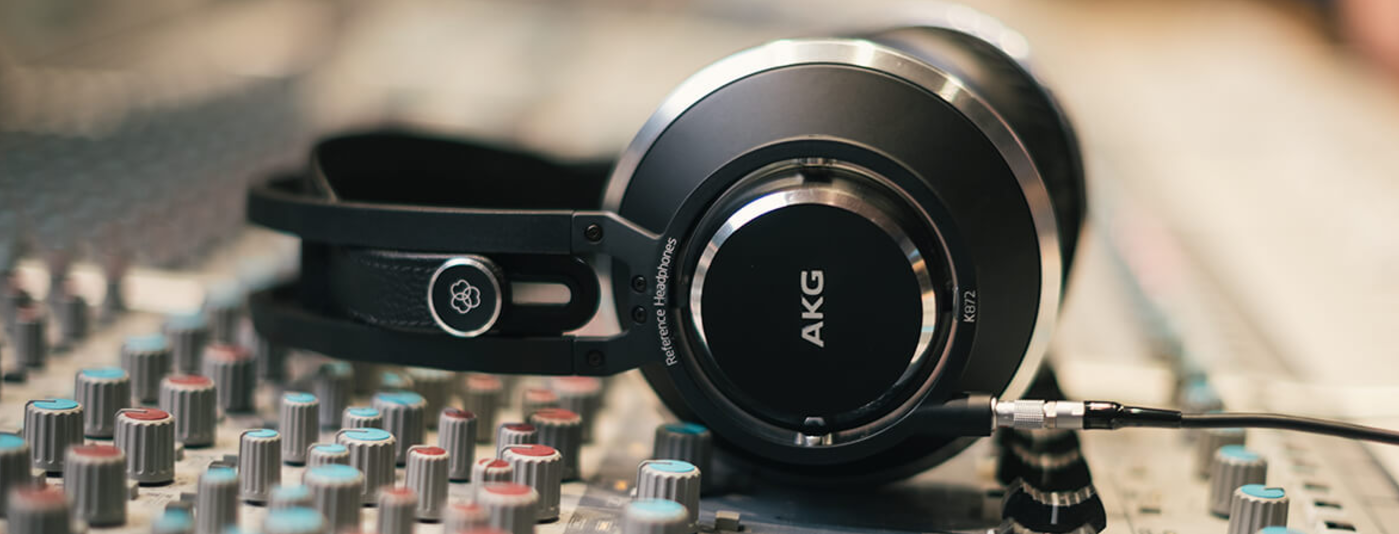 AKG